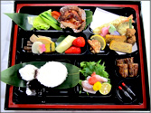 会席弁当